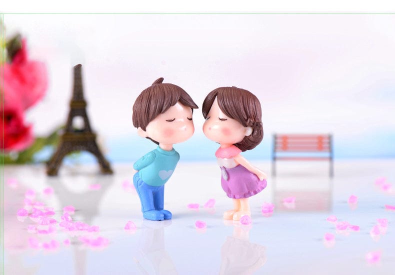 Crafteria A Kissing Couple Miniature