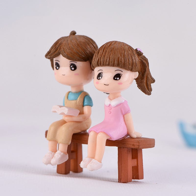 Crafteria B 2Pcs Lovely Couple Relaxing On Bench Miniature